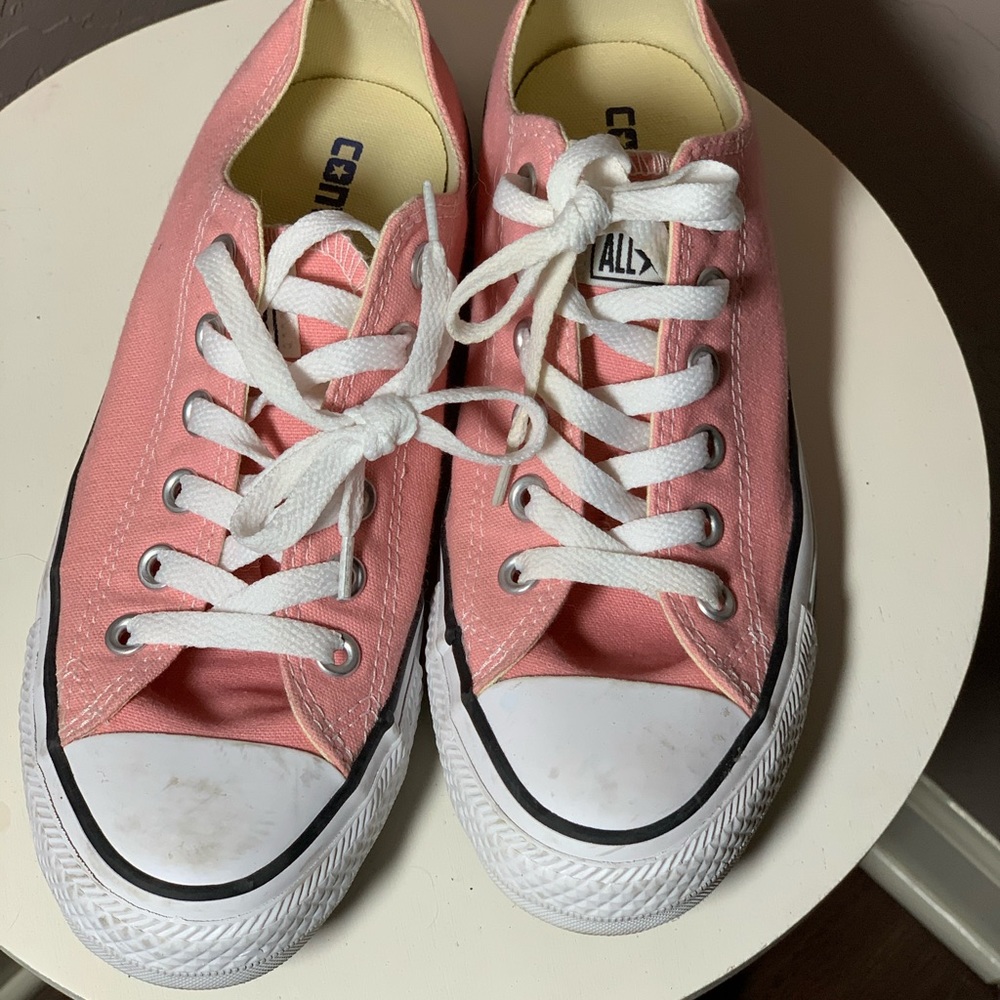 Pink converse